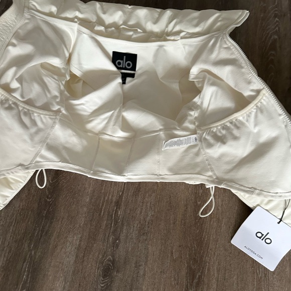 NWT Small Cream Main Act Corset Puffer - Picture 3 of 12